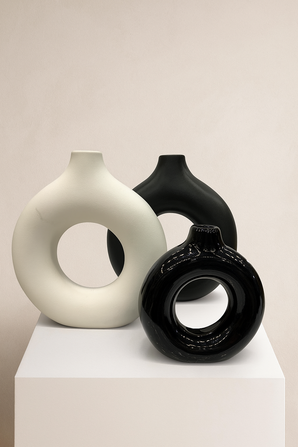 The Trinity Donut Vase Set