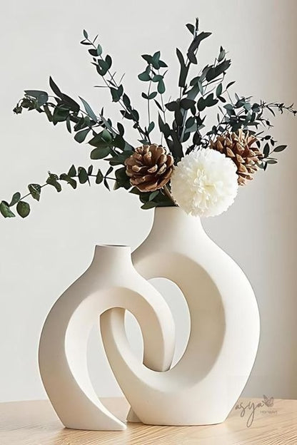 Premium Vessel Duo – The Intertwined Sculptural Vase Set