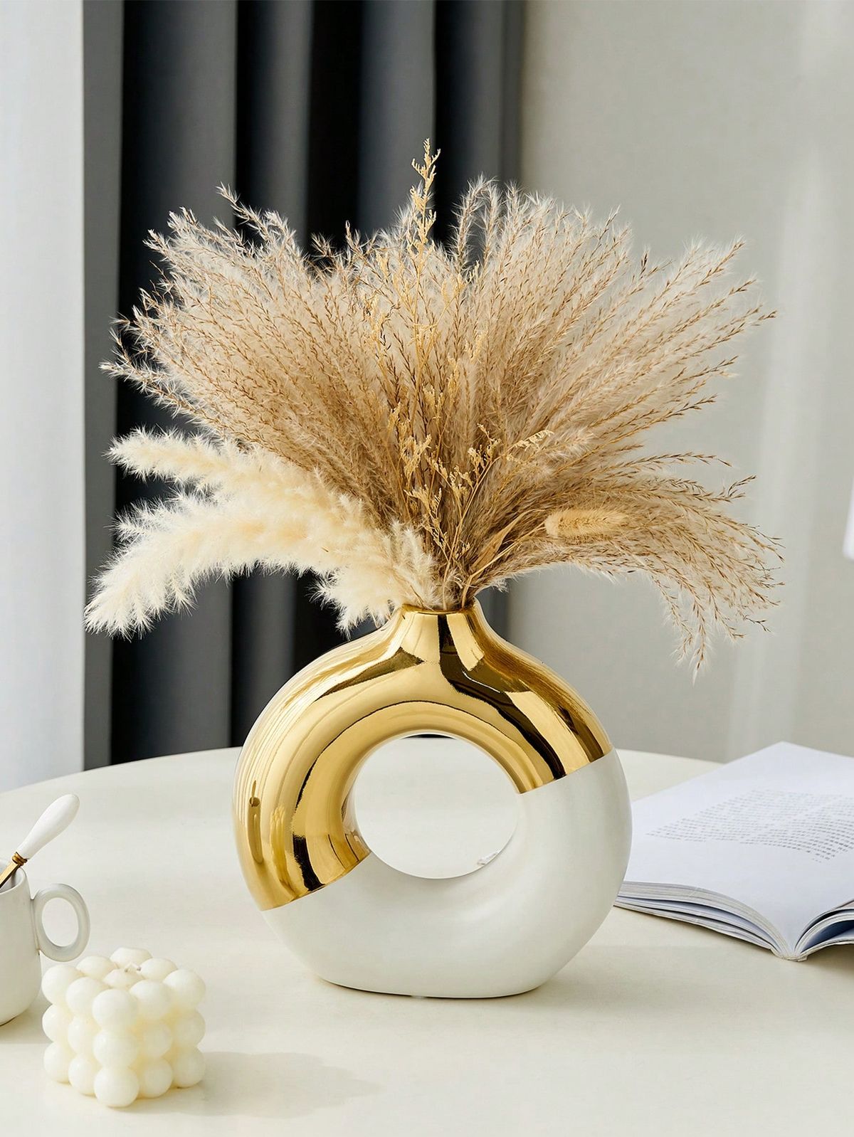 Dual-Texture Donut Vase - Premium Ivory Gold